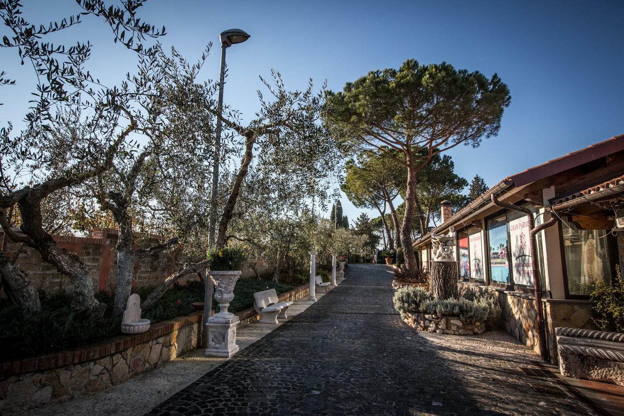 Tenuta Gran Paradiso Hotel Palombara Sabina Exterior foto